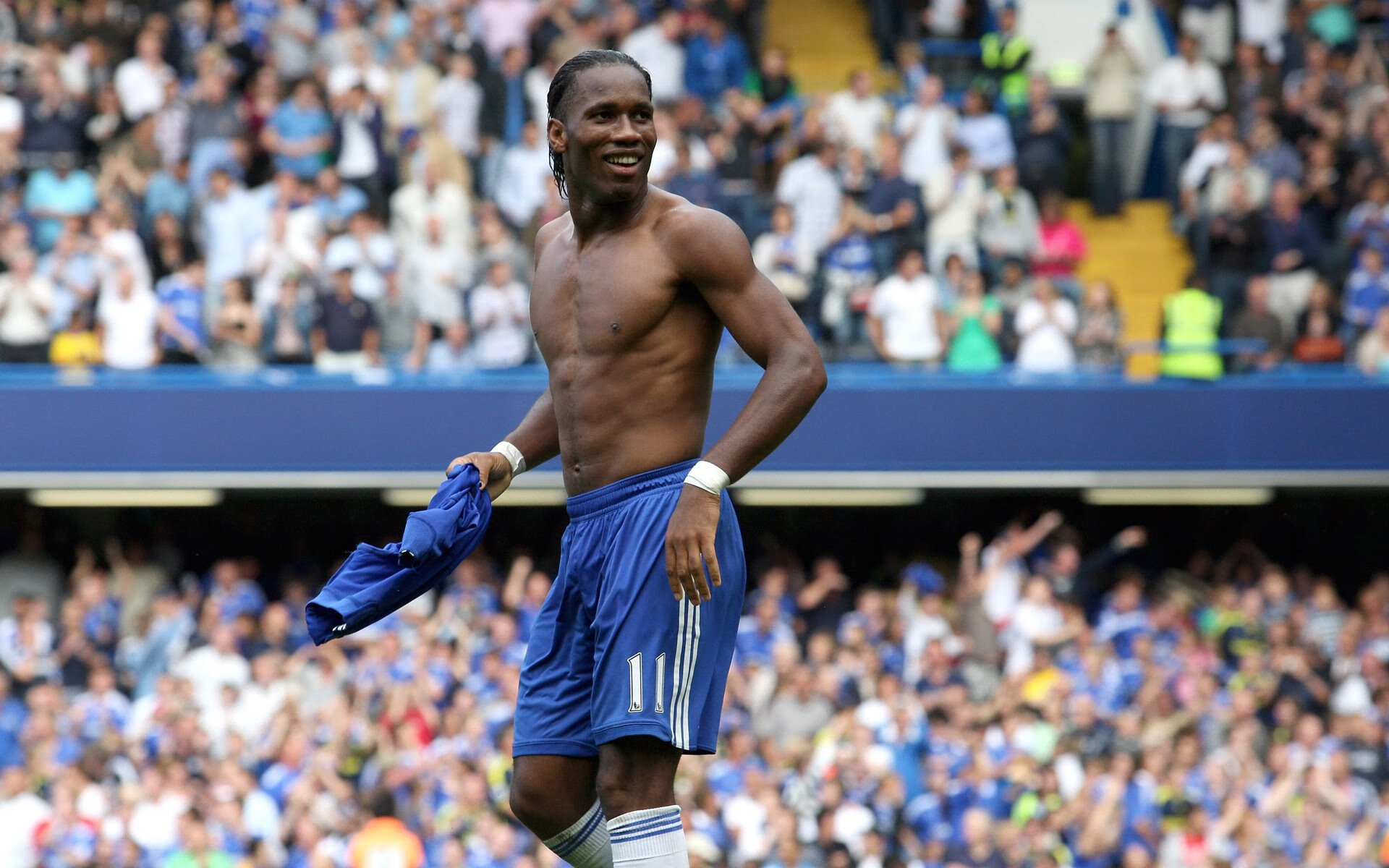 全国足球场地绿化技术应用创新，打造“绿色运动场”，足球场绿色草坪背景图